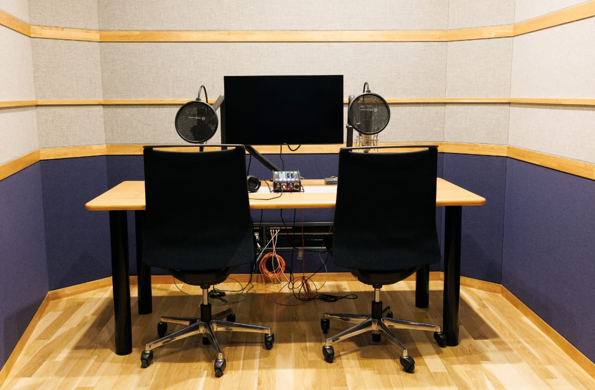 録音ブース（本社内 IIJ Studio TOKYO）