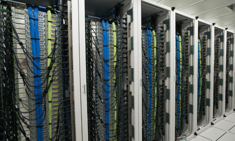 データセンター内ラック